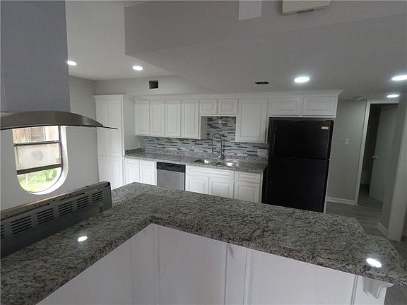 4th image of 3509 N 23rd Ln APT 101
