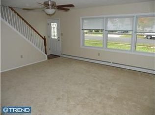66 Kenwood Dr N, Levittown, PA 19055
