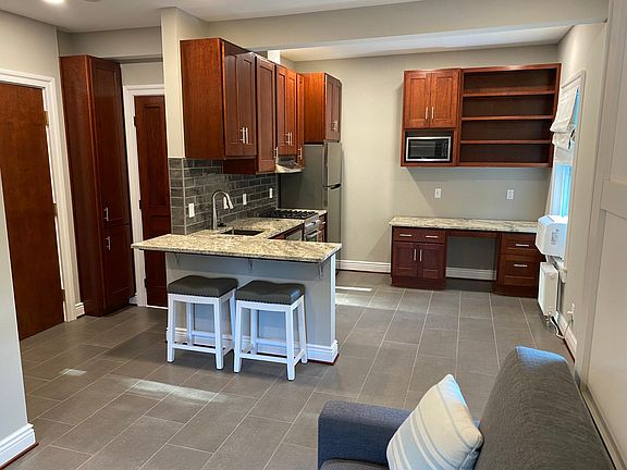 3rd image of 205 Ashland Ave