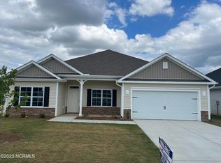 805 Washington Sq, Richlands, NC 28574