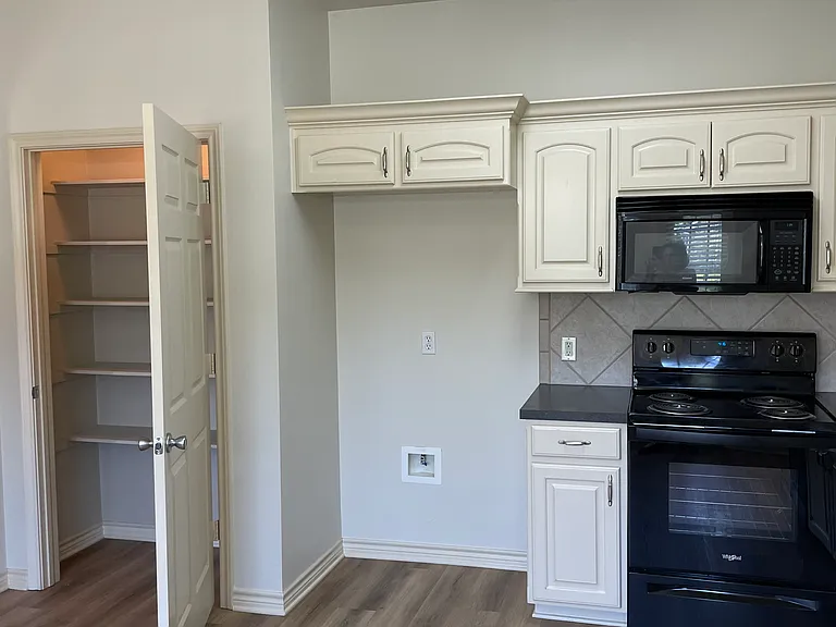 6214 Ashton Ct — Photo 7