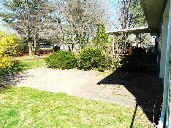 3rd image of 2530 Beethoven Ave