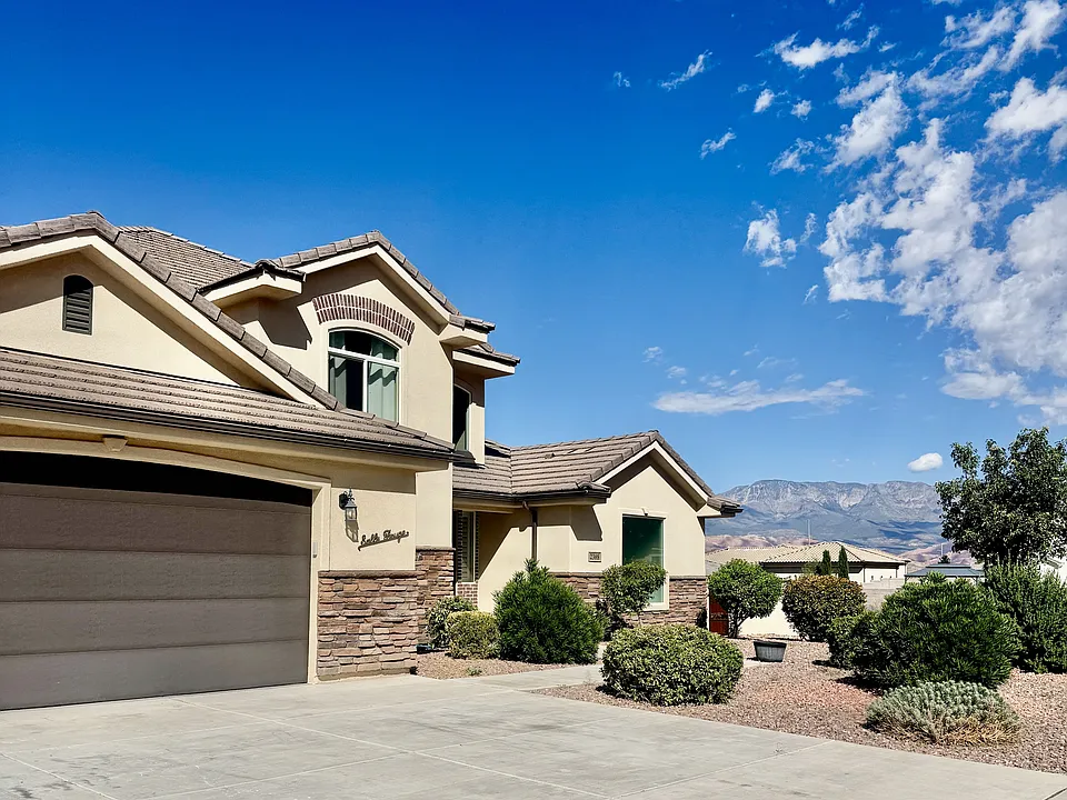 2388 S 3330 W