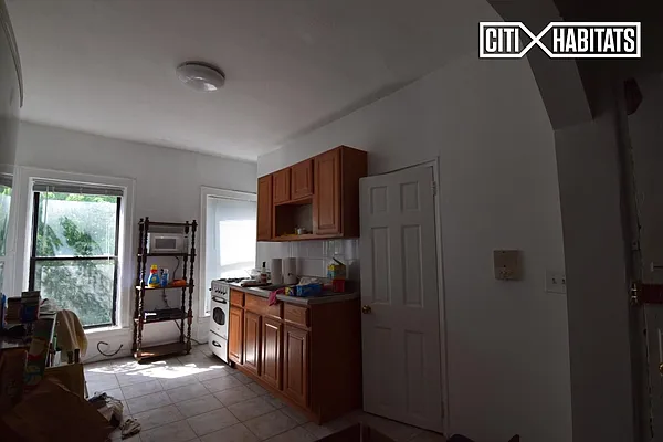 Rented by Citi Habitats | media 7