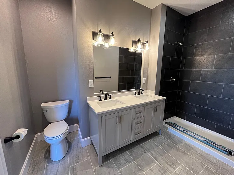 2401 Benton Blvd — Photo 35