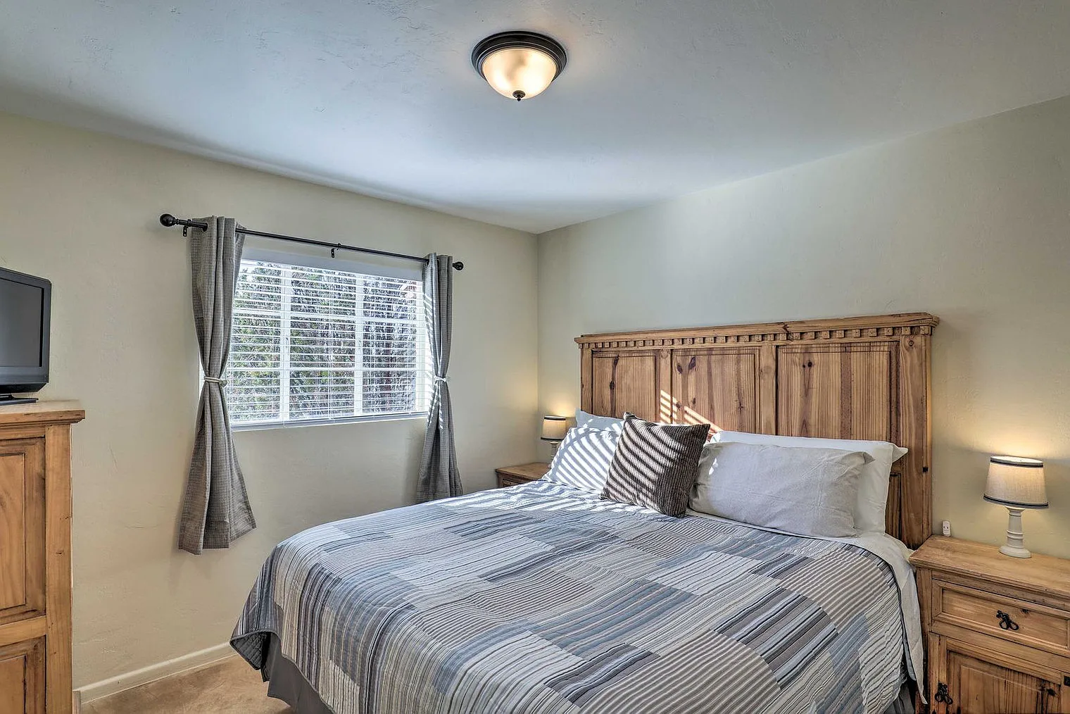 3 bed, 2.0 bath, 1345 sqft, $3,473 — Photo 4