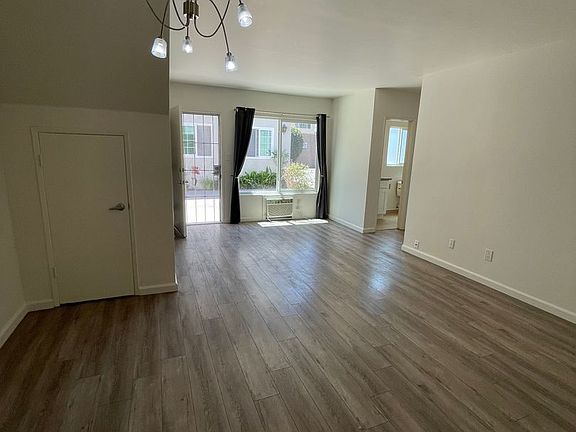2nd image of 10531 Western Ave APT D