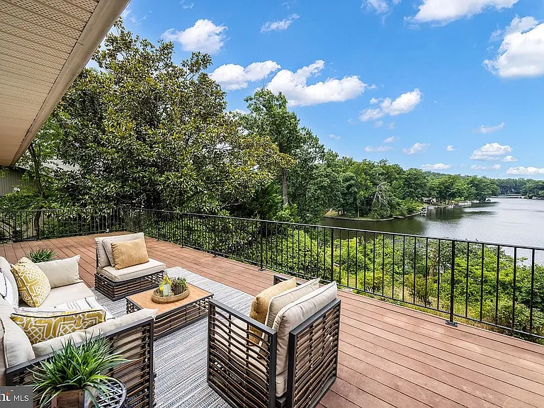3612 Ridgeway Ter — Photo 11