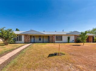 320 Parkwood Dr, Lakewood Village, TX 75068