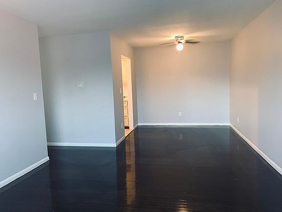 4th image of 5818 50th Ave APT 17