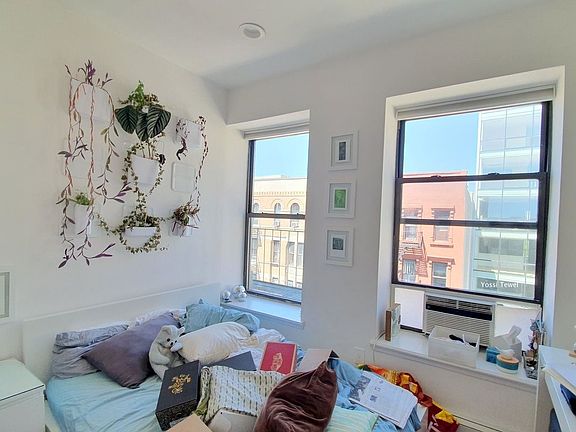 3rd image of 312 W 121st St #5N