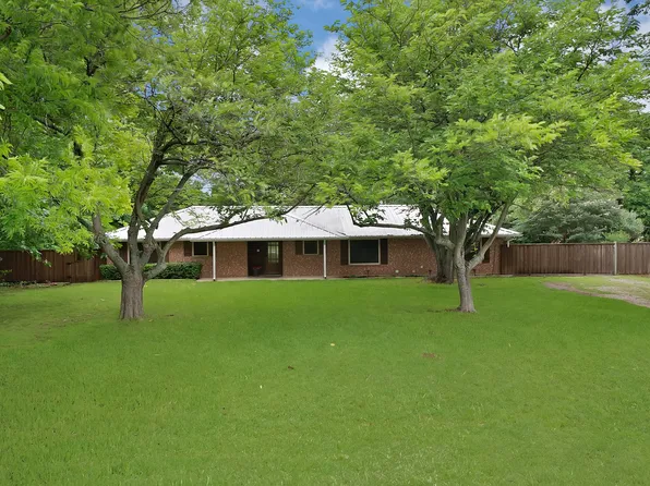 4270 Sir Lancelot Cir, Midlothian, TX 76065