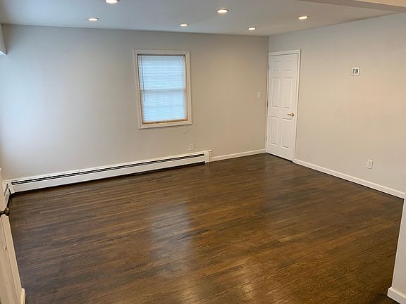 5th image of 260 Crest Ave #1