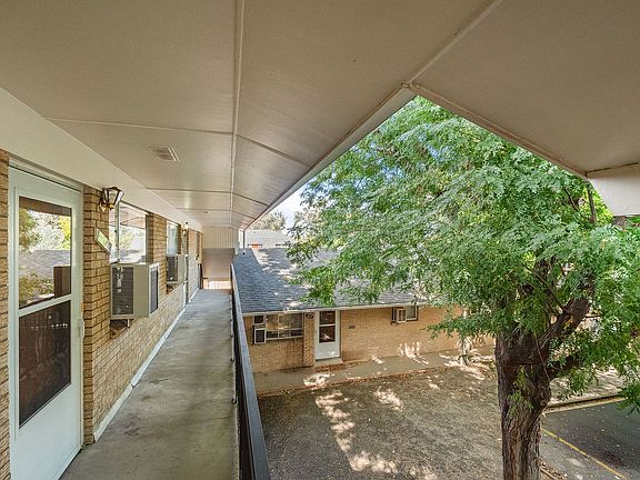 8-web-or-mls-#7524 - Karla Arredondo - 3675A Teller St, Wheat Ridge, CO 80033_106-14