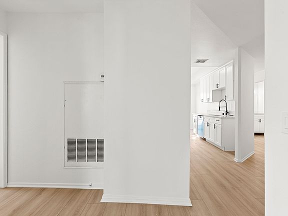 3rd image of 4912 Kester Ave APT 304