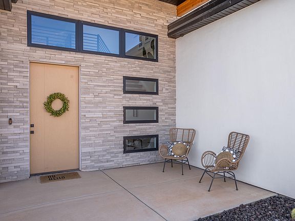 5th image of 1034 E Rusted Creek Cir