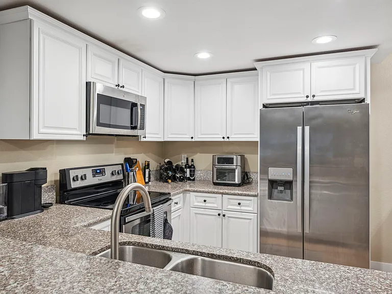 2508 Navarra Dr #402 — Photo 15