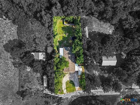 3rd image of 592 Oaklawn Dr