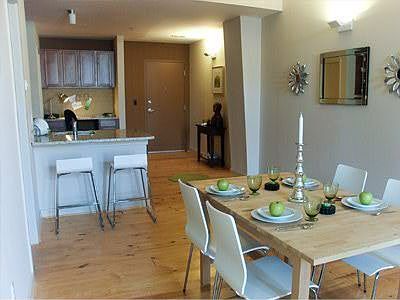 Dining Room & Breakfast Bar