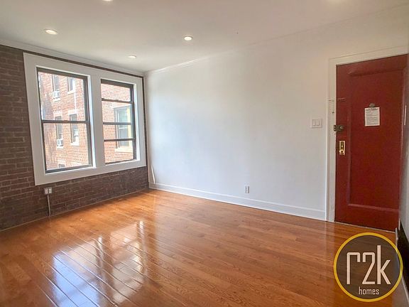 2nd image of 2079 31st St APT C1