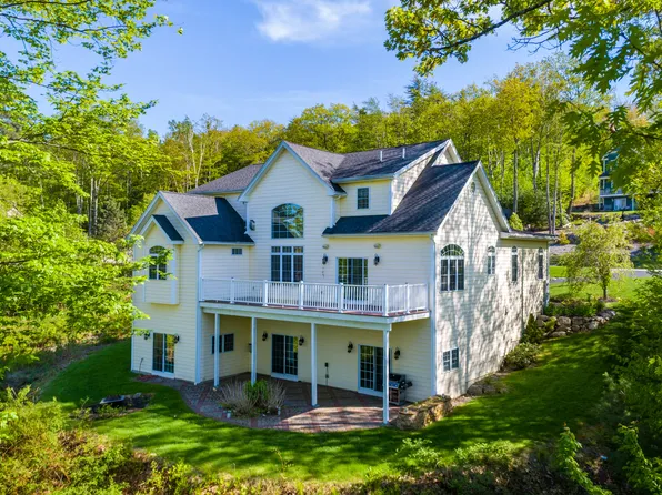 18 Mountain Ridge Dr, Meredith, NH 03253