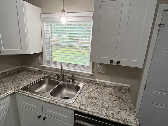 4th image of 820 Edith St