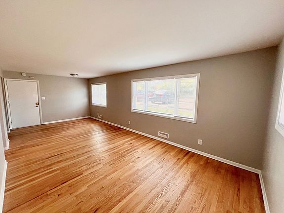 3rd image of 3879 N Humboldt Blvd #6