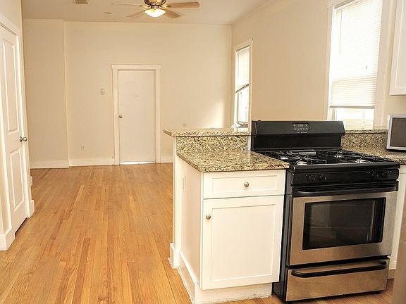 4th image of 457 Wayne St APT 3