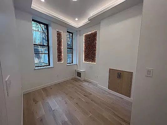 5th image of 115 Elizabeth St APT B