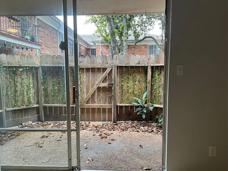 2824 Briarhurst Dr #9 — Photo 15