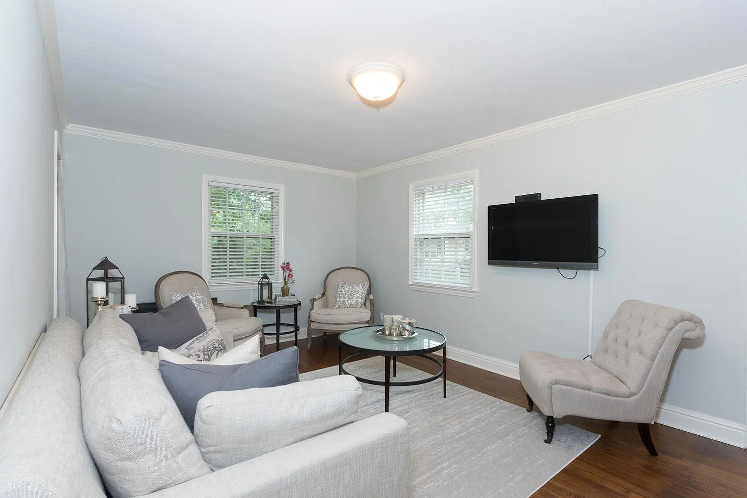 3 bed, 1.5 bath, 1152 sqft, $3,850 — Photo 3