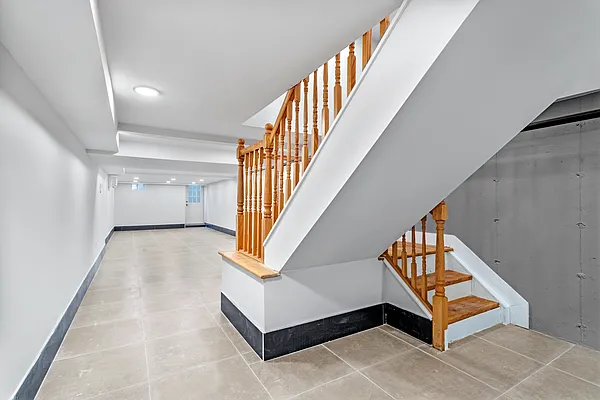 Rented by Compass | media 52