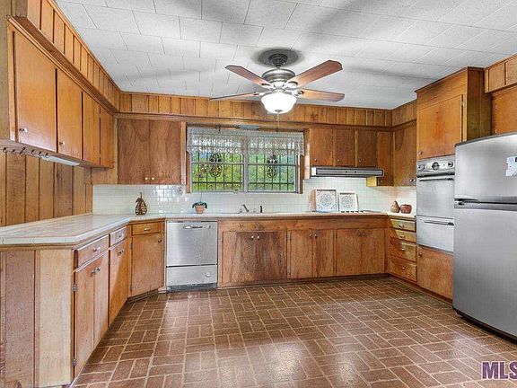 5th image of 3402 Charry Dr