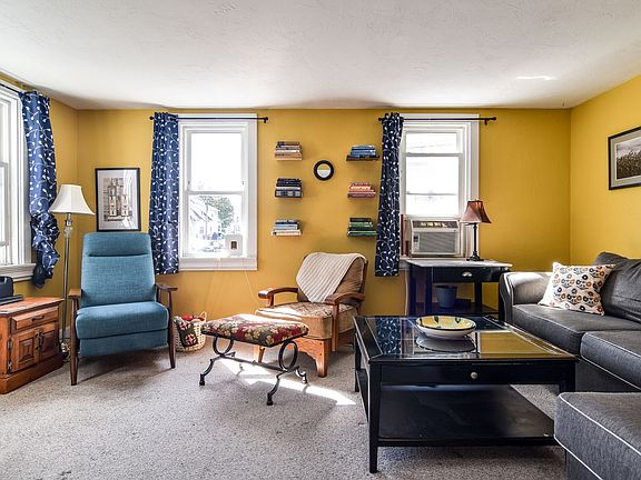 2nd image of 22 Chestnut St Unit 22