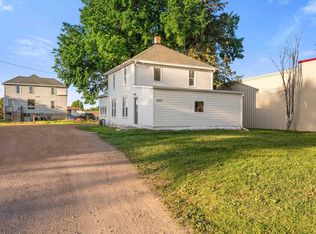 1203 E Cherry St, Vermillion, SD 57069