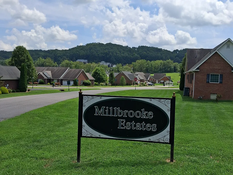 Millbrooke Dr