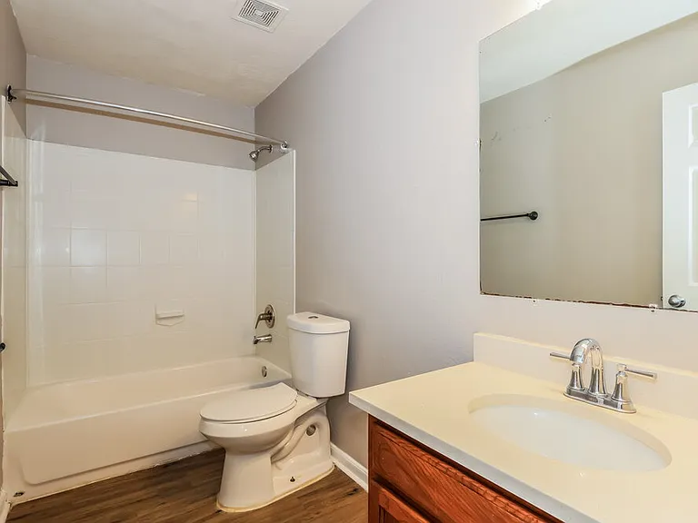8138 Sanders Glen Ln — Photo 15