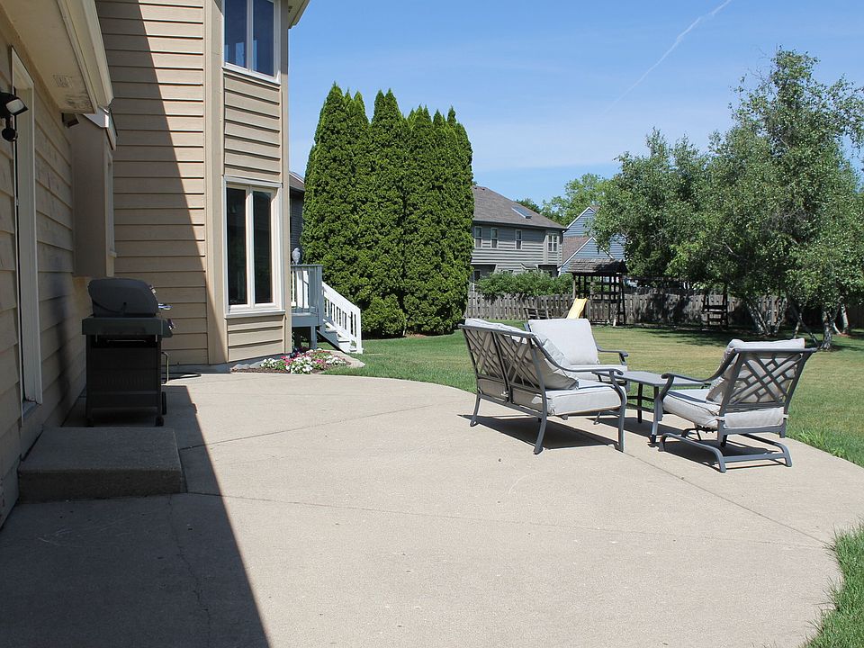 2nd image of 450 Bristol Way