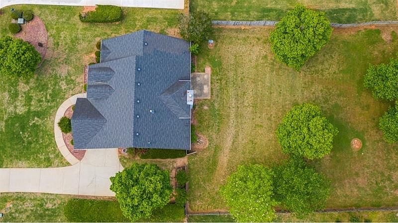 2nd image of 105 Shadow Lake Dr