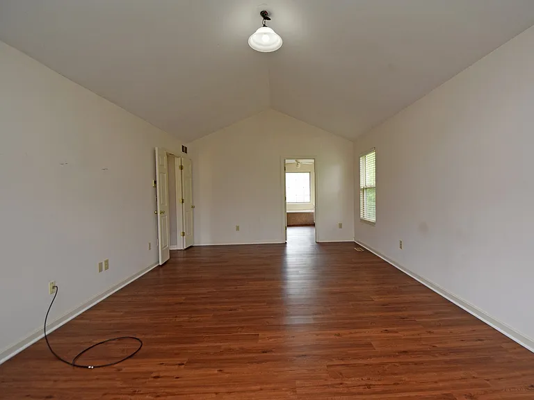 6490 Glenarbor Dr — Photo 18
