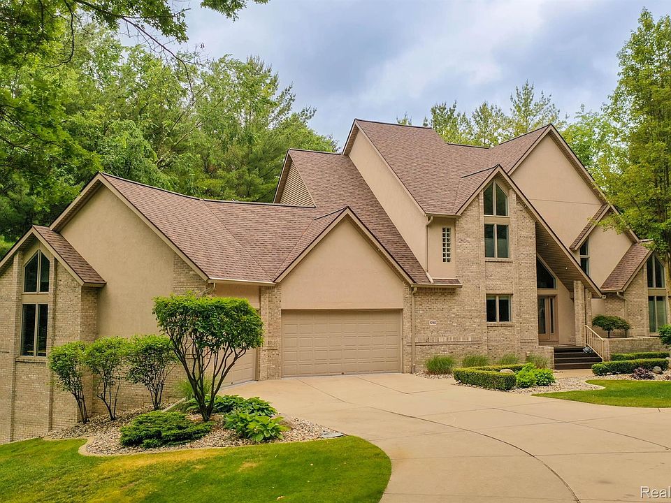 1st image of 10140 Pine Meadows Ct