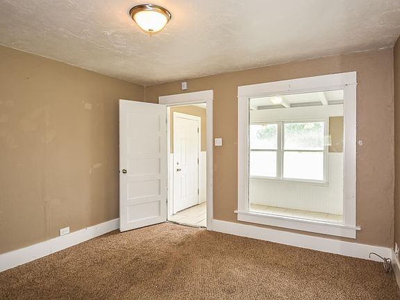 4th image of 606 S Milton Ave