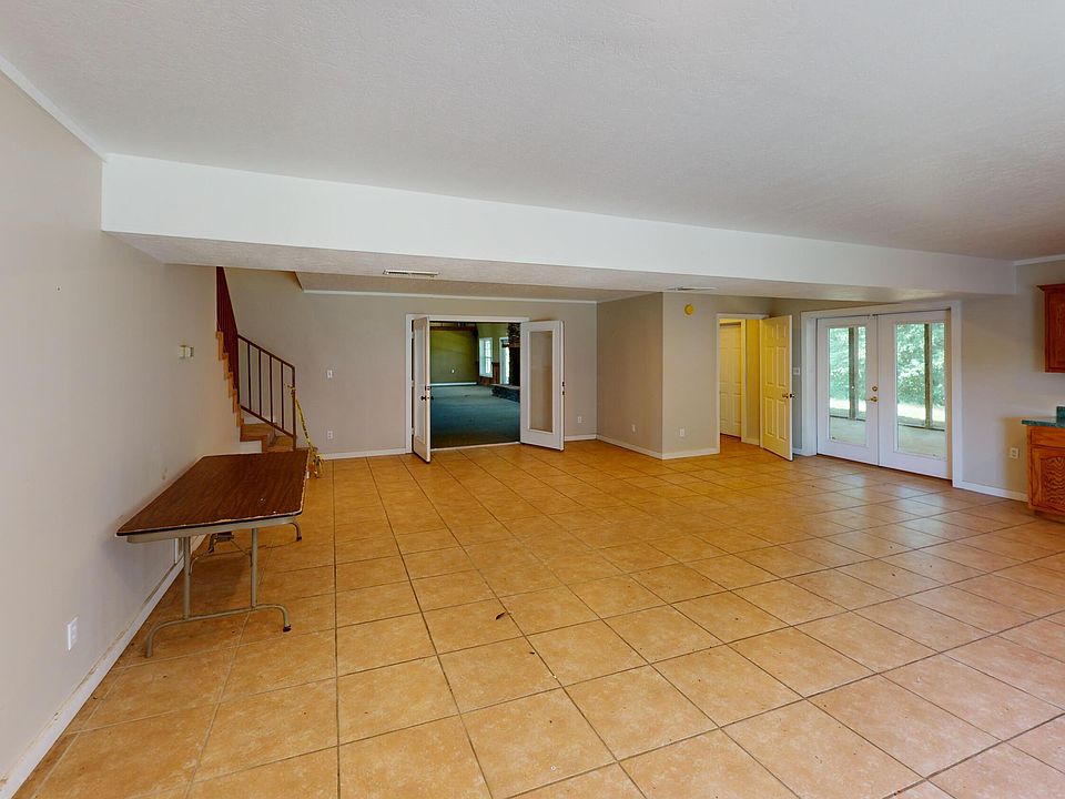 13th image of 1532 Jackson Hill Rd