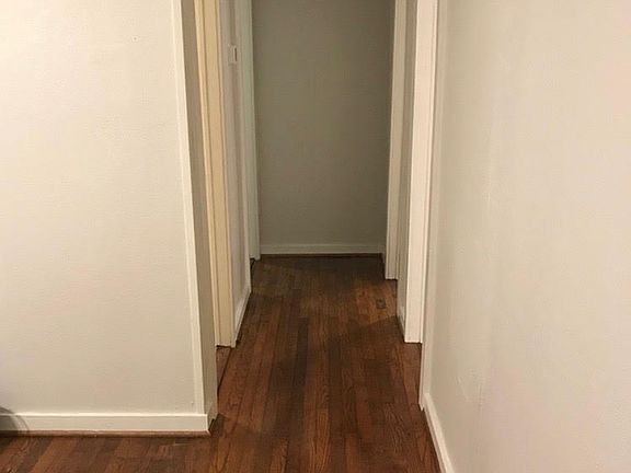 4th image of 1029 Wilson St