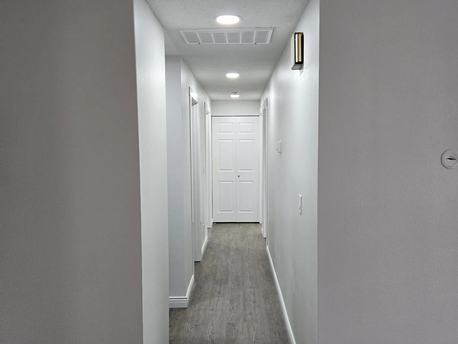3 bed, 1.5 bath, 1280 sqft, $2,200 — Photo 2