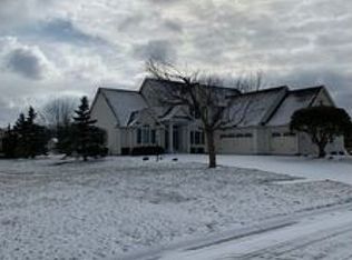 1875 Langlan Dr, Defiance, OH 43512