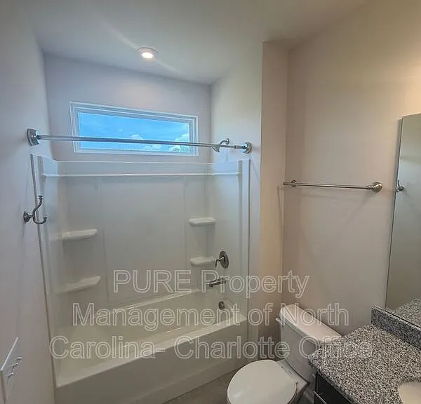 13818 Berkley Ave — Photo 39