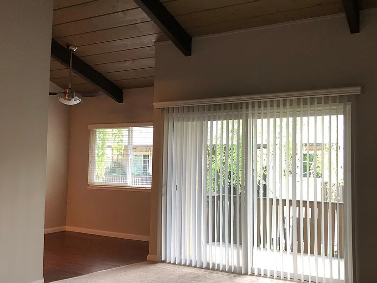 Unit 2 - 2x1 Living Room/Dining Room