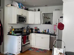 662 Saratoga St #1B, Boston, MA 02128