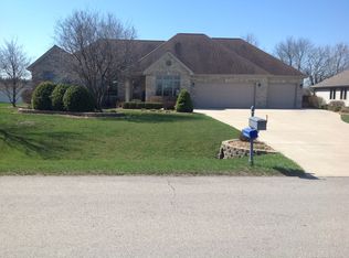 2243 Fox Run Dr, Kankakee, IL 60901